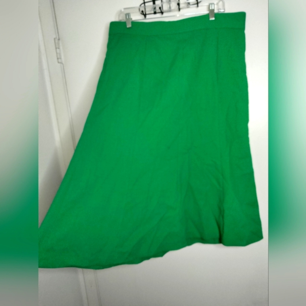 Ann Taylor (Size 14) Kelly Green Semi-Stretch Ruffle Hem Zip Midi Pencil Skirt